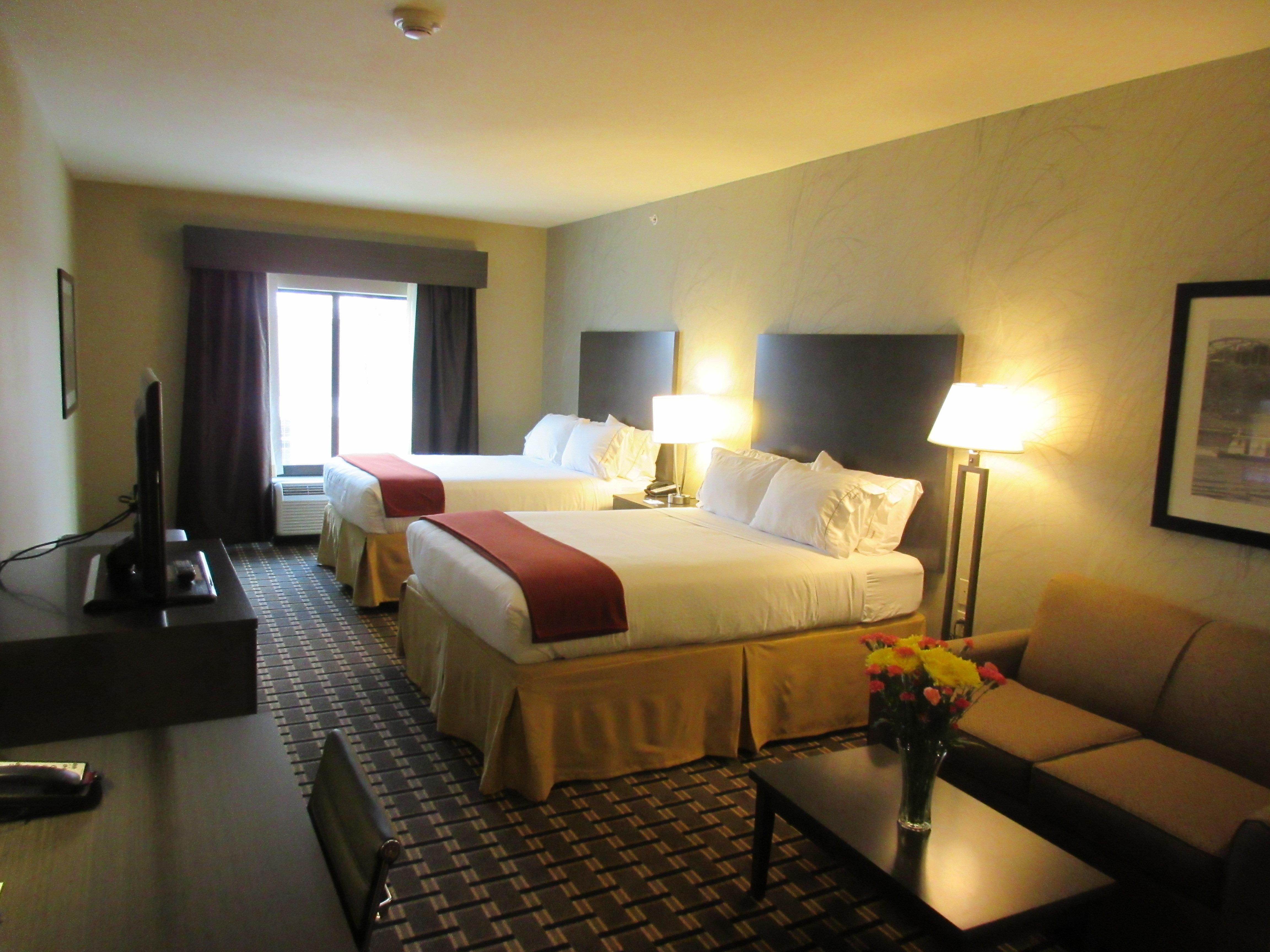 Holiday Inn Express & Suites Butler By Ihg Exterior foto