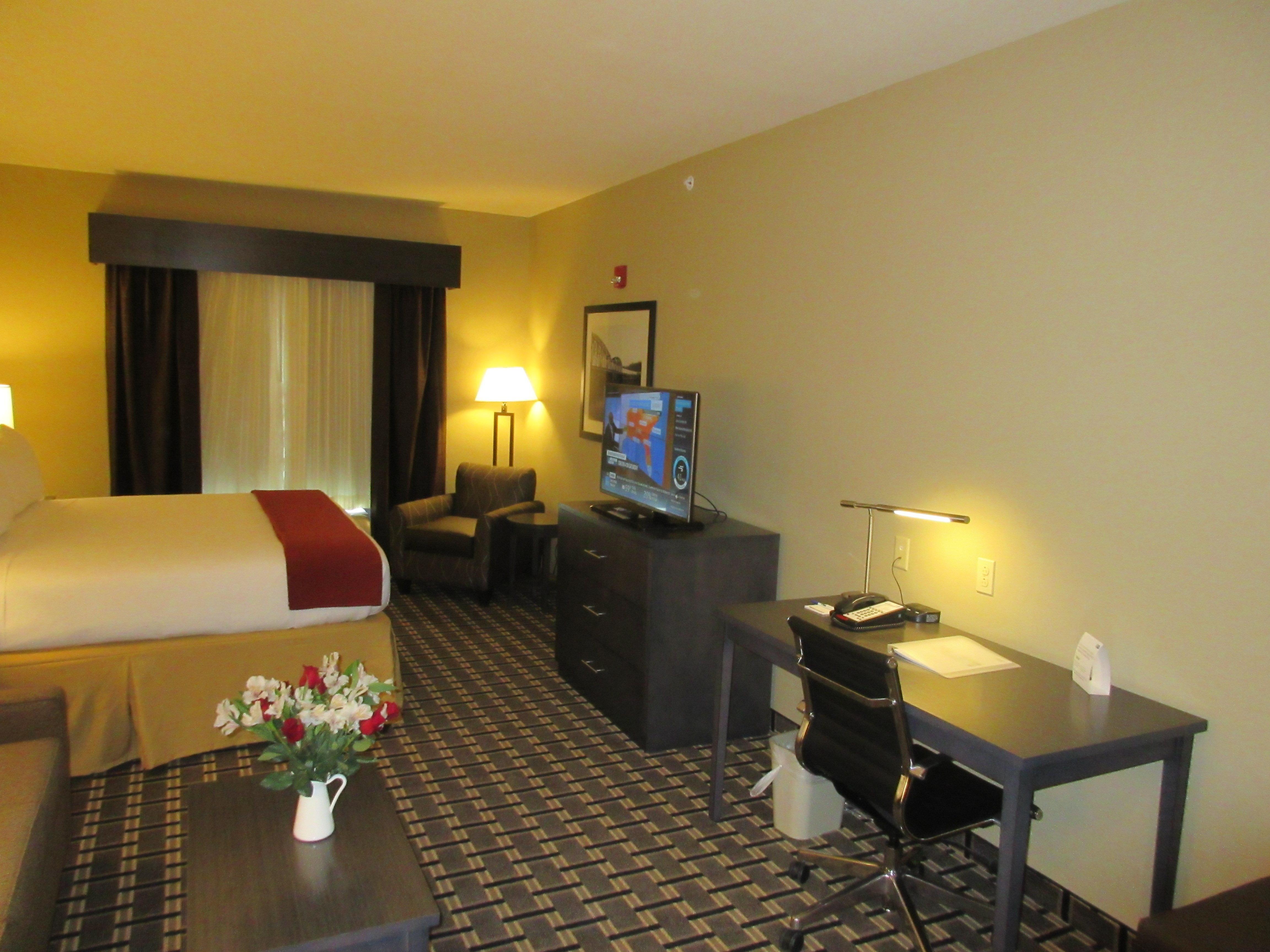 Holiday Inn Express & Suites Butler By Ihg Exterior foto