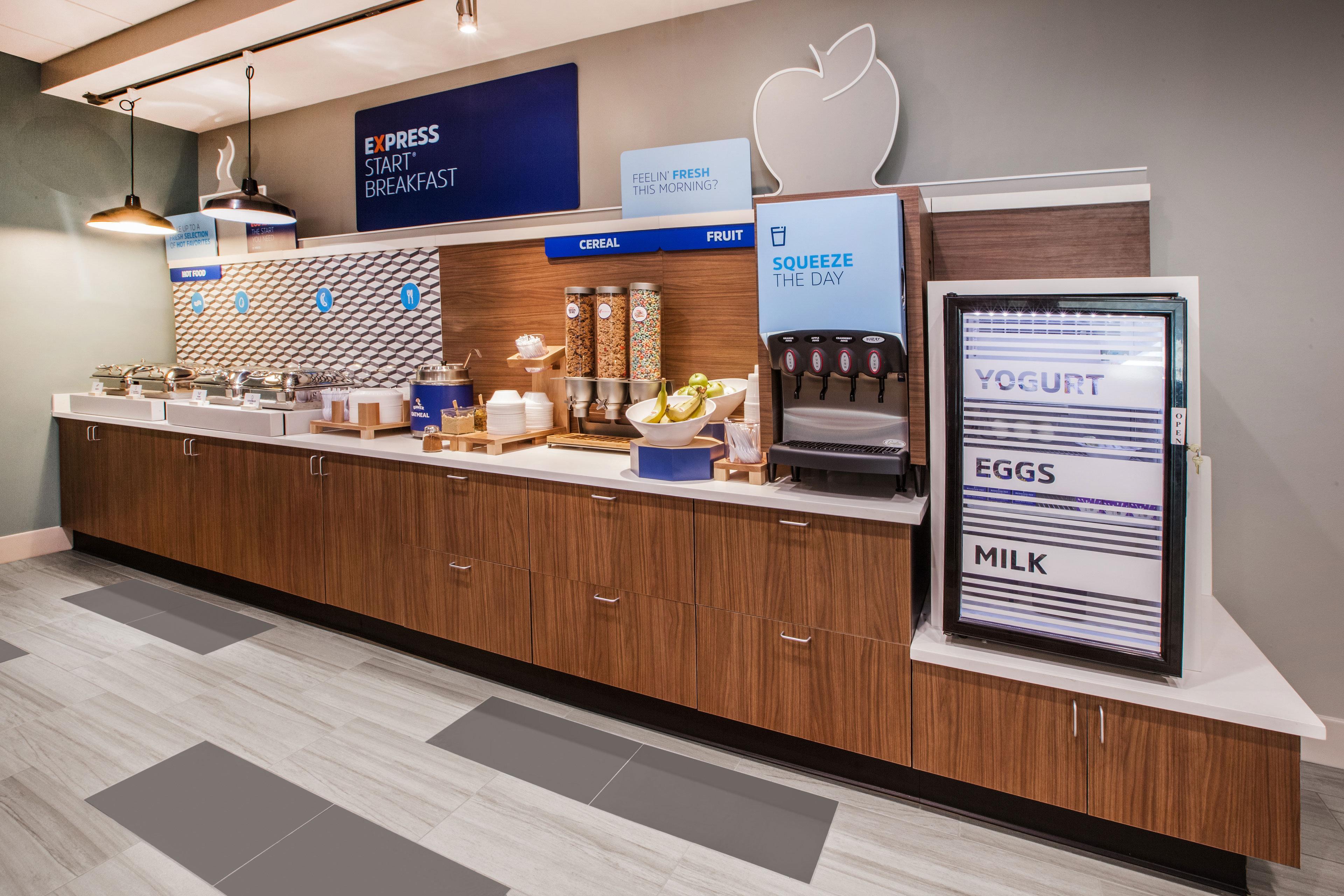 Holiday Inn Express & Suites Butler By Ihg Exterior foto