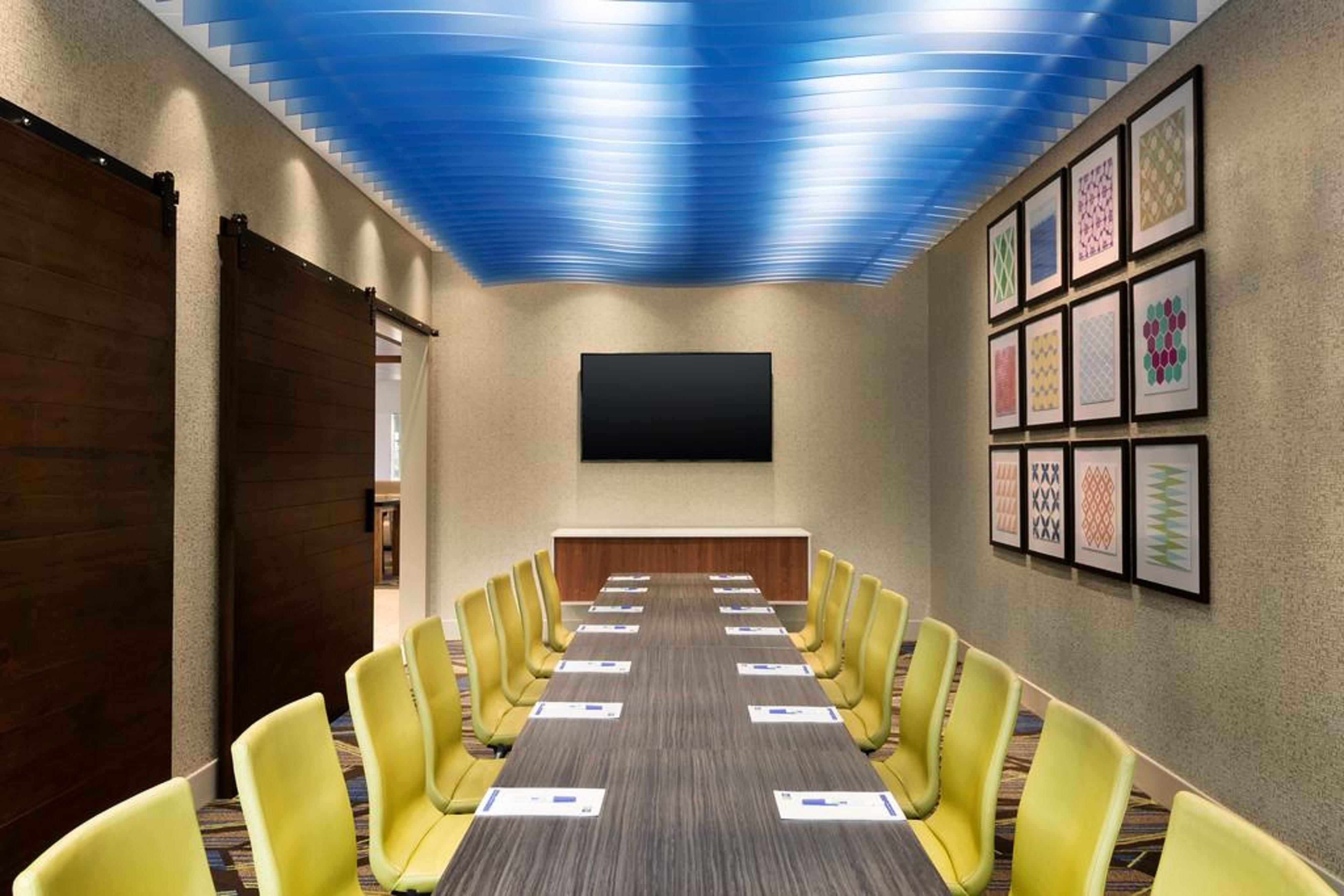 Holiday Inn Express & Suites Butler By Ihg Exterior foto